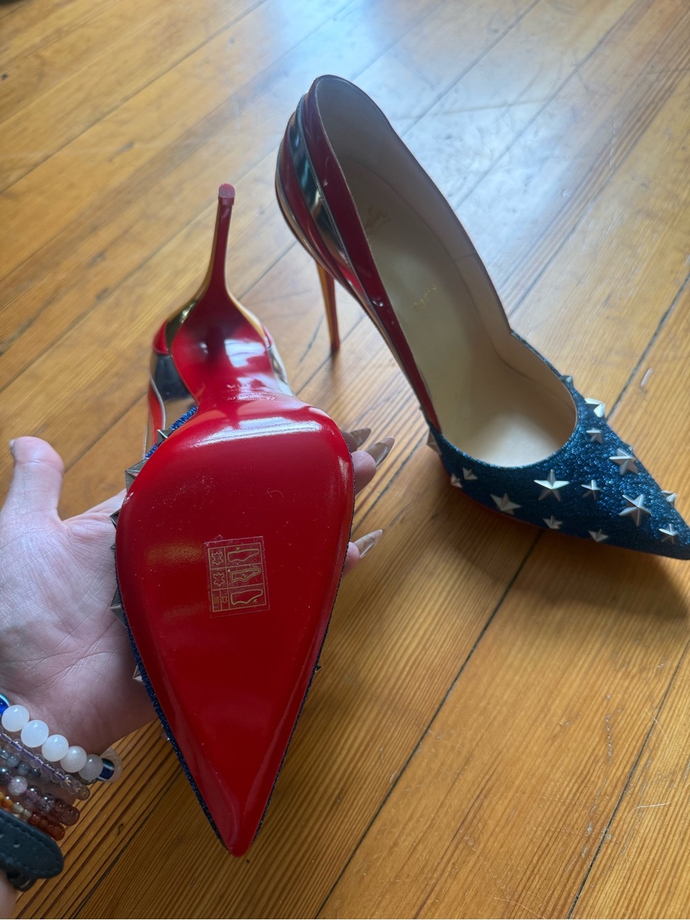 *RARE* Christian Louboutin USA Star-Embellished Pointed Pumps Heel - Picture 3 of 7